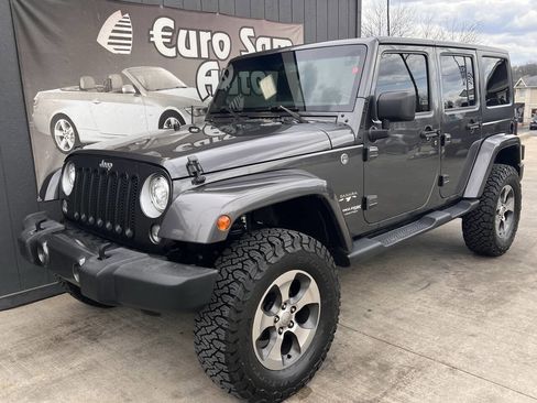 Used 2018 Jeep Wrangler Unlimited Sahara w/ Connectivity Group image 1