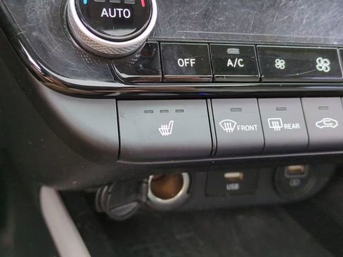 Certified 2023 Hyundai Elantra Limited image 23