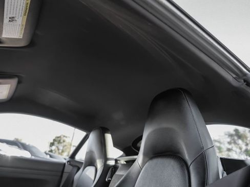 Used 2018 Porsche 718 Cayman S image 33