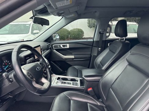 Used 2022 Ford Explorer XLT w/ Equipment Group 202A image 20