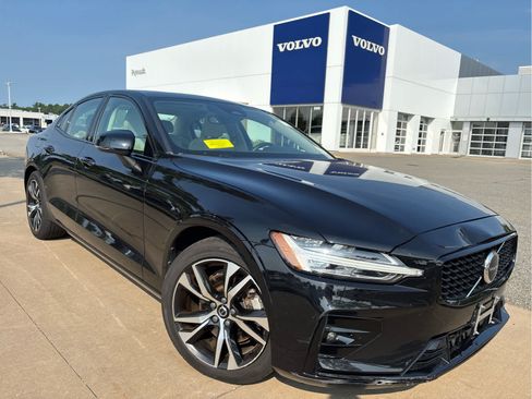 Used 2024 Volvo S60 B5 Core FWD image 2