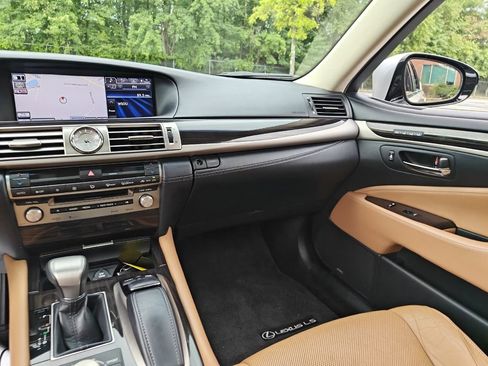 Used 2013 Lexus LS 460 image 27