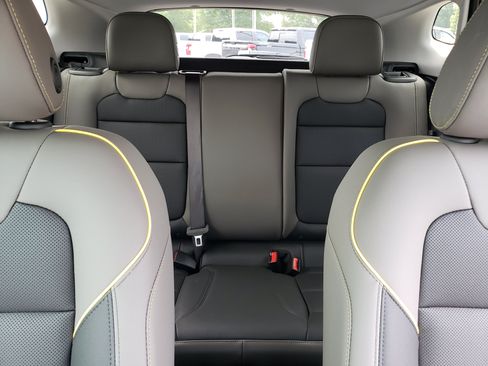New 2026 Chevrolet Trax ACTIV w/ Driver Confidence Package FWD image 32