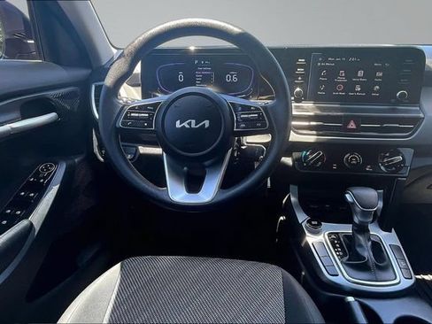 Certified 2026 Kia Seltos LX FWD image 8