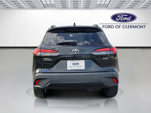 Used 2023 Toyota Corolla Cross XLE w/ Convenience Package FWD image 4