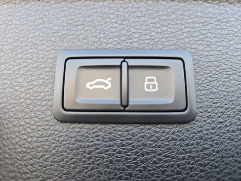 Used 2018 Audi Q5 Prestige w/ Prestige Package image 18