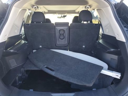 Used 2019 Nissan Rogue SV image 30