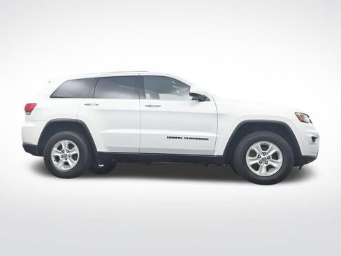 Used 2017 Jeep Grand Cherokee Laredo AWD/4WD image 32