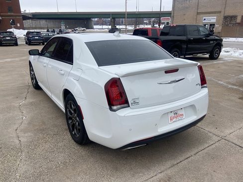 Used 2016 Chrysler 300 S w/ 300S Premium Group image 5