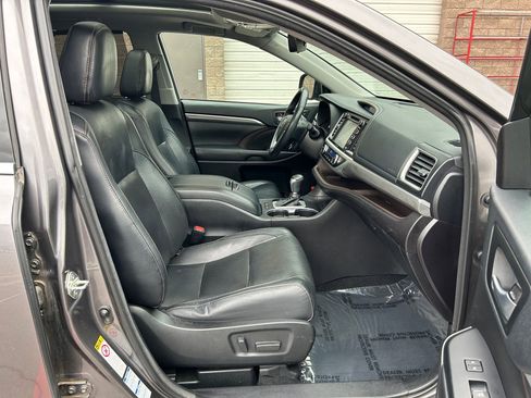 Used 2018 Toyota Highlander Limited Platinum image 30