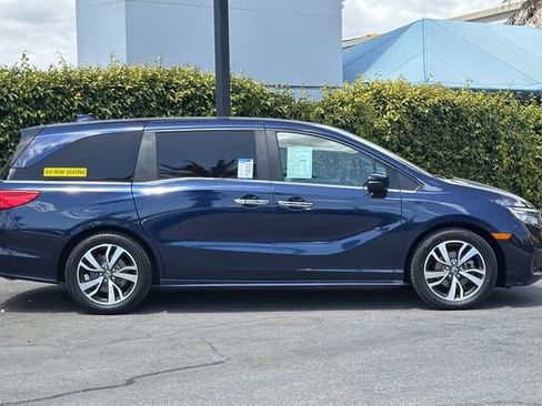 Certified 2023 Honda Odyssey Touring image 3