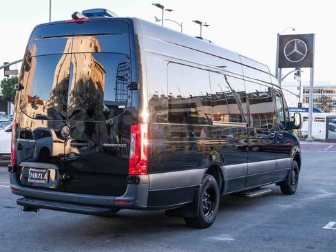 Used 2024 Mercedes-Benz Sprinter 3500 w/ Parking Package image 5