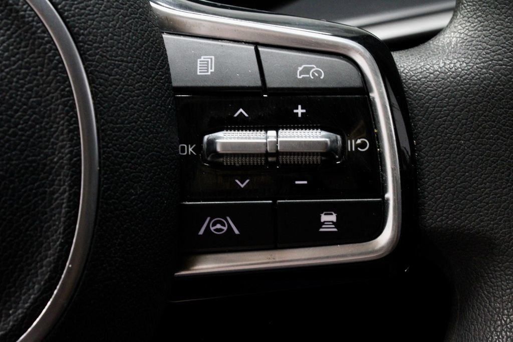 Used 2024 Kia Sorento LX FWD image 28
