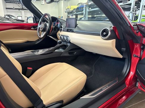 Used 2019 MAZDA MX-5 Miata RF Grand Touring w/ Interior Package image 75