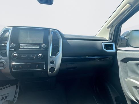 Used 2021 Nissan Titan SV w/ Accessory Utility Package RWD image 17