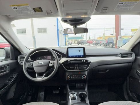 Used 2022 Ford Escape SE image 19