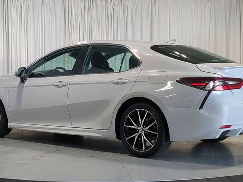 Used 2023 Toyota Camry SE FWD image 8