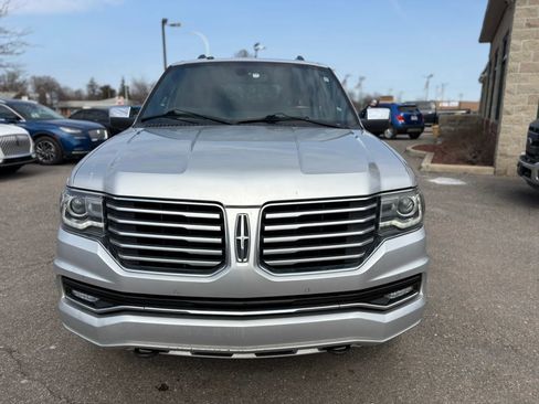 Used 2015 Lincoln Navigator 4WD image 2