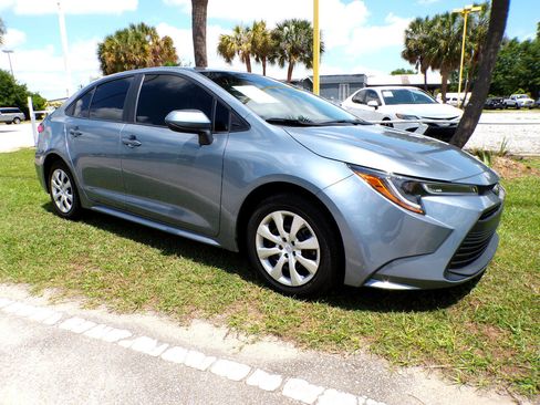 Used 2024 Toyota Corolla LE image 2