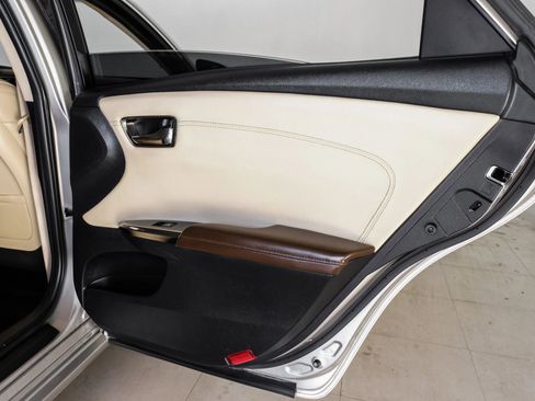 Used 2016 Toyota Avalon XLE Premium image 44