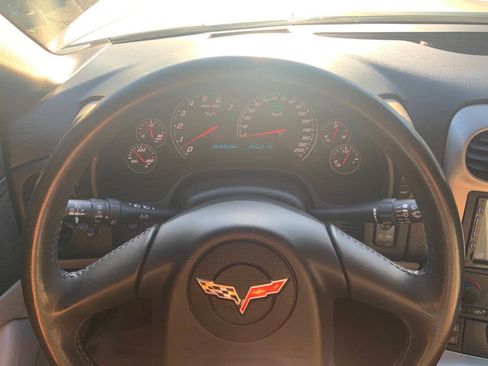 Used 2005 Chevrolet Corvette Convertible w/ Preferred Equipment Group RWD image 11