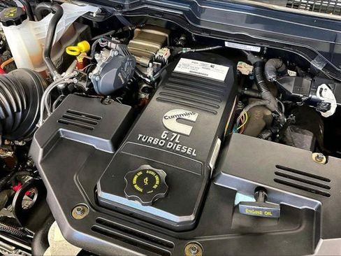 Used 2018 RAM 2500 Laramie w/ Convenience Group AWD/4WD image 32