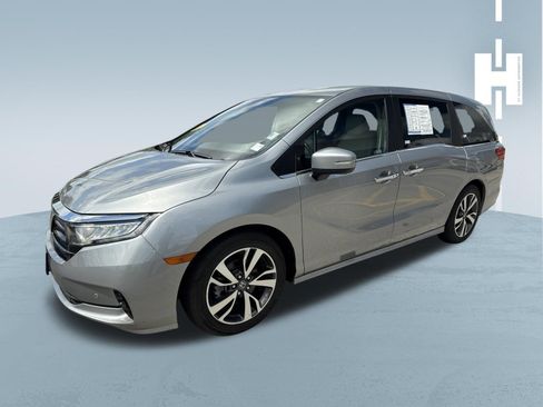 Used 2023 Honda Odyssey Touring image 3