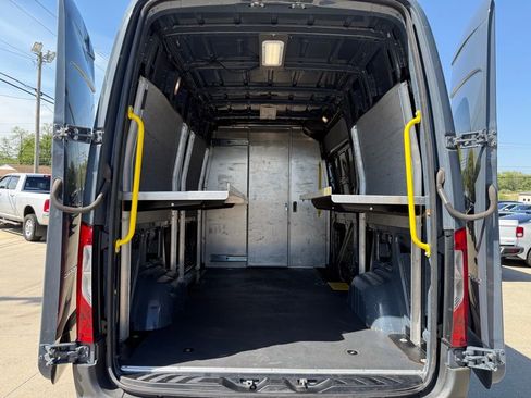 Used 2019 Mercedes-Benz Sprinter 144 image 11