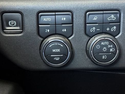 Used 2022 Chevrolet Silverado 1500 RST w/ Convenience Package II AWD/4WD image 43
