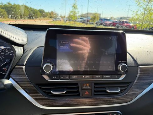 Used 2019 Nissan Altima 2.0 Edition One image 16