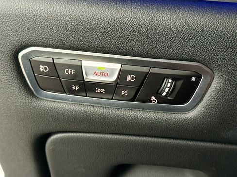 Used 2022 BMW X7 M50i image 36