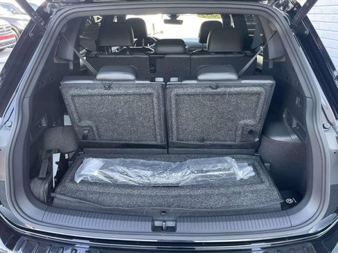 Certified 2024 Volkswagen Tiguan SE R-Line FWD image 13