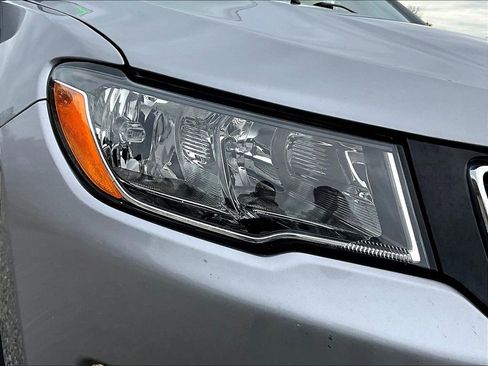 Used 2019 Jeep Compass Limited image 26