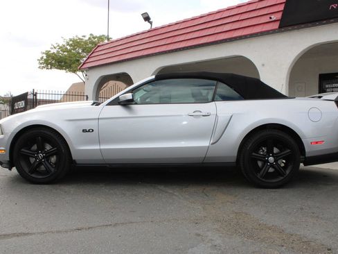 Used 2011 Ford Mustang GT Premium RWD image 35