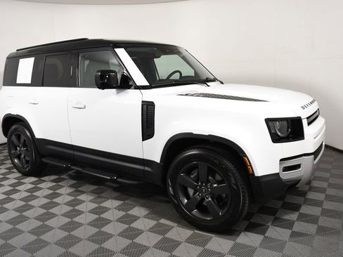 Used 2025 Land Rover Defender 110 S image 8