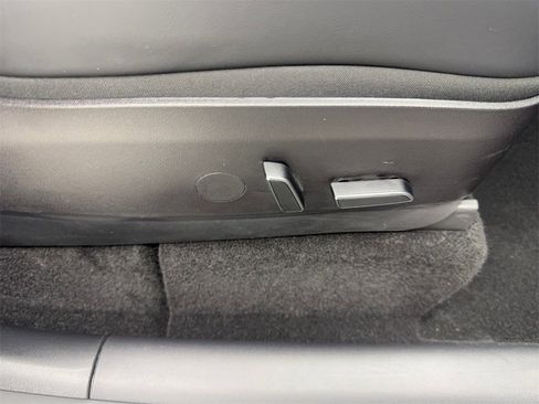 Used 2022 Tesla Model Y Performance image 47