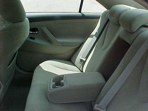 Used 2007 Toyota Camry LE FWD image 9