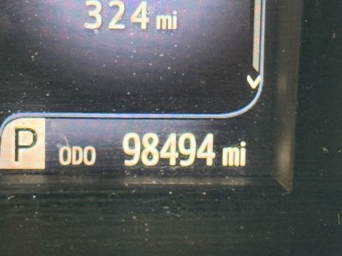 Used 2017 Toyota Camry SE image 16