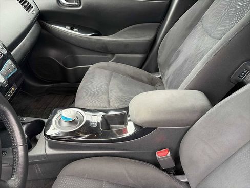Used 2015 Nissan Leaf SV image 22