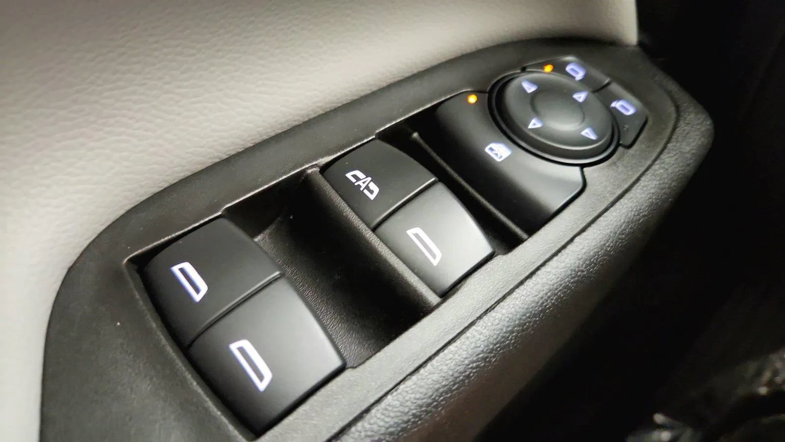 Used 2024 Chevrolet Equinox LS w/ LPO, Floor Liner Package FWD image 20