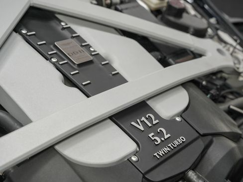 Used 2018 Aston Martin DB11 V12 image 45