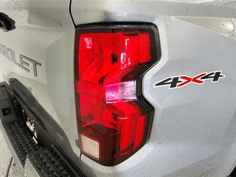 Used 2025 Chevrolet Colorado LT AWD/4WD image 15