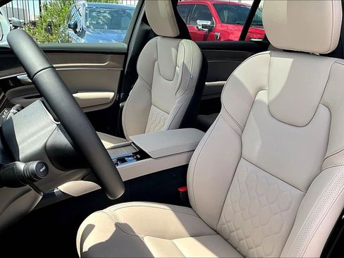 New 2026 Volvo XC90 B6 Plus w/ Protection Package Premier image 22
