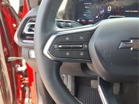 Used 2025 Chevrolet Traverse Z71 w/ Enhanced Driving Package AWD/4WD image 20