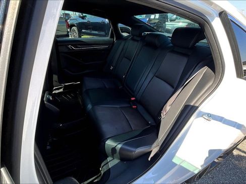 Used 2018 Honda Accord Sport image 33