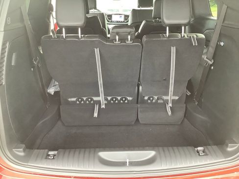 New 2026 Chrysler Pacifica Select image 11