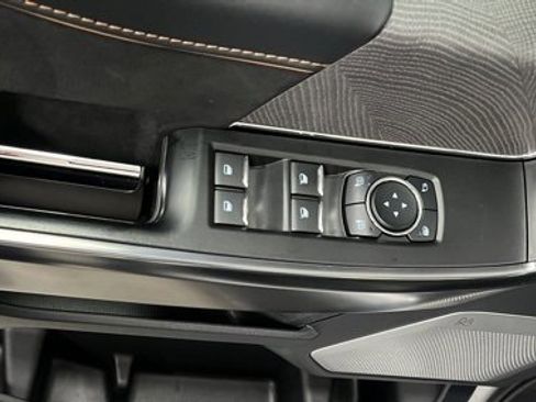 Used 2023 Ford F150 Platinum image 19