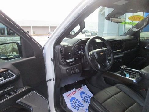 Certified 2025 Chevrolet Silverado 1500 High Country w/ Technology Package image 18