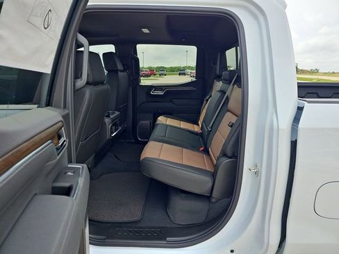 New 2026 Chevrolet Silverado 1500 High Country w/ Technology Package AWD/4WD image 25