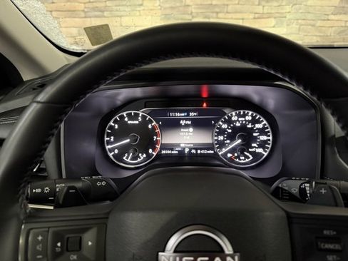 Certified 2025 Nissan Rogue SV image 17